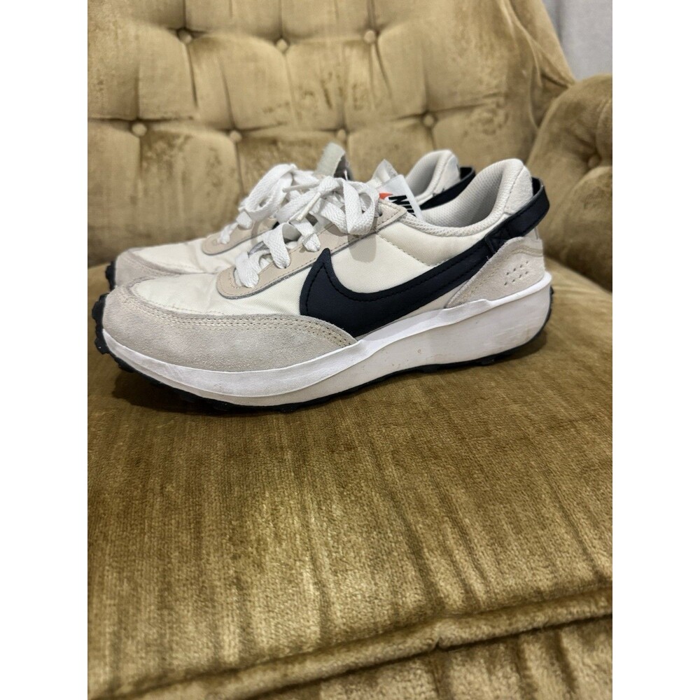 Nike WAFFLE DEBUT Women's Size 7  Athletic Sneaker Running Gym Training